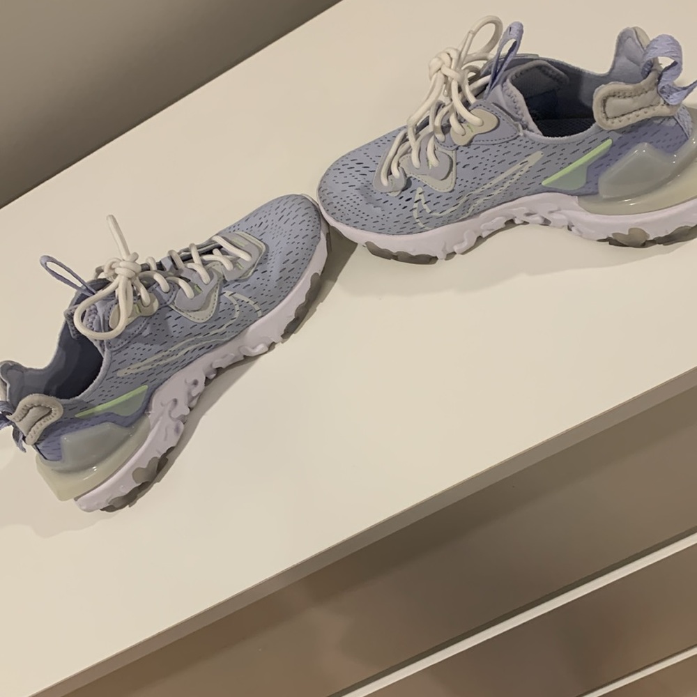 Sneaker - Picture 8 of 8